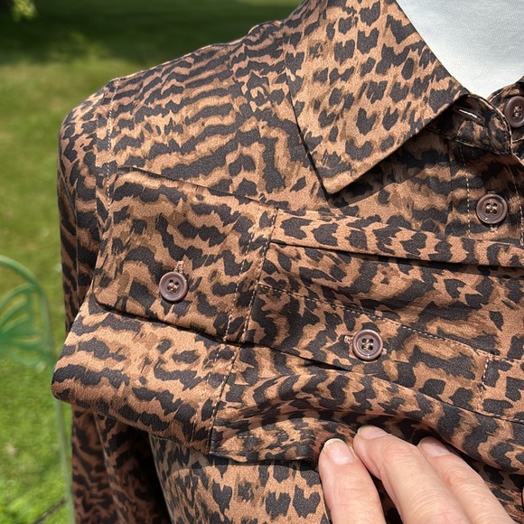 Soft Surroundings Silk 💯 Animal Print Brown Button Blouse Women Size XS - Picture 9 of 12